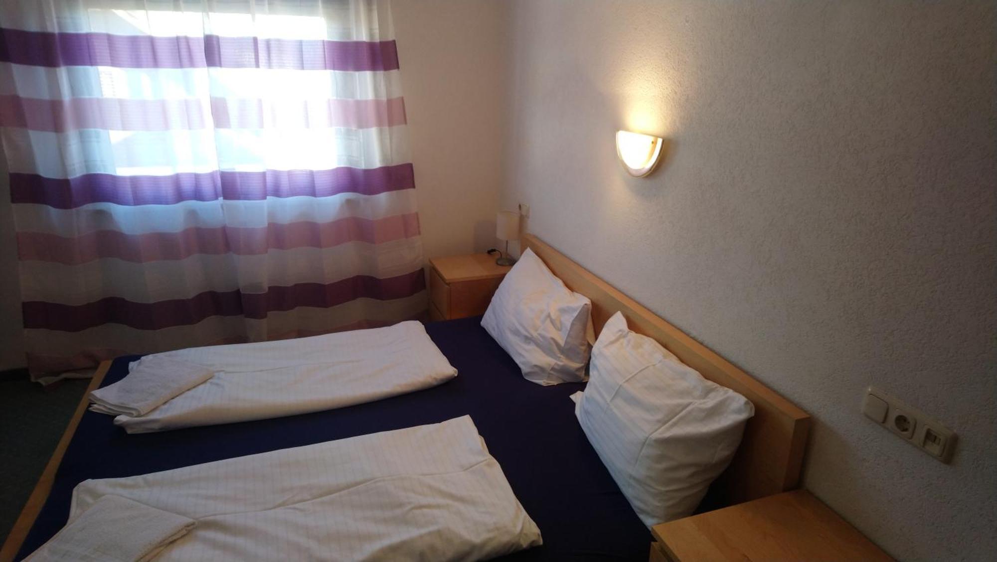 Gasthaus Krone Ubersaxen Номер фото